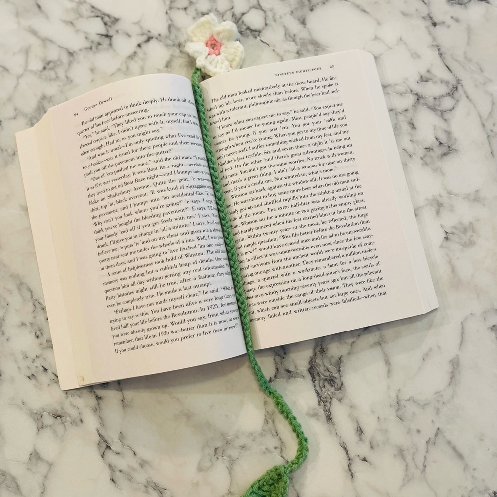 Handmade Crochet Daisy Bookmark with Green Stem
